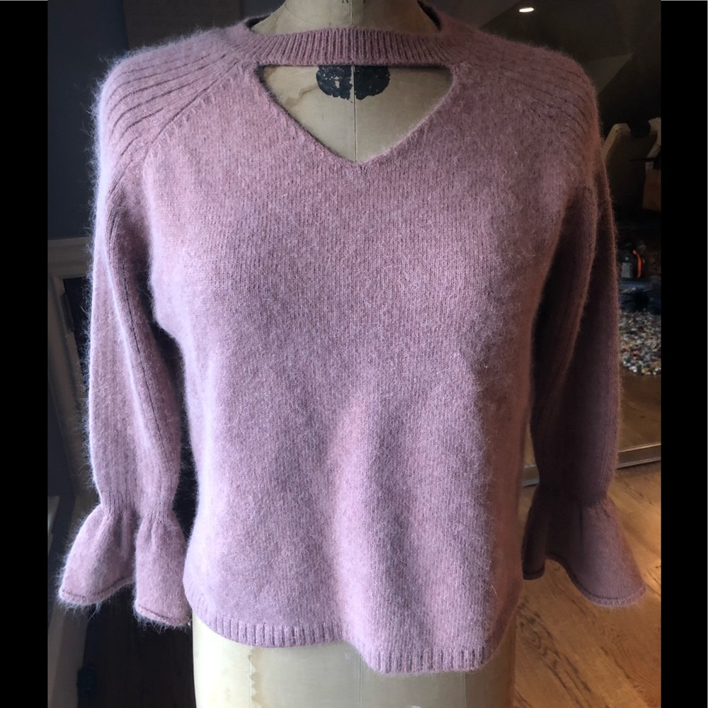 Few Moda medium apricot bell sleeve sweater